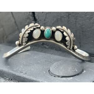 Vintage Native American Navajo Mother of pearl Turquoise Sterling bracelet 6 1/8